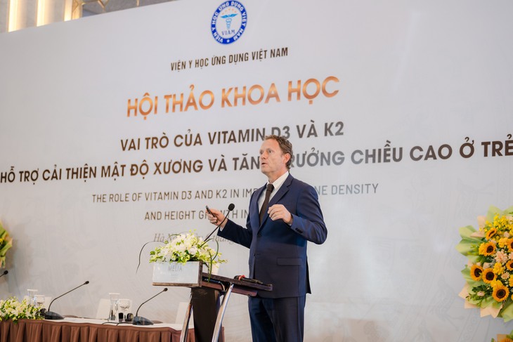 Hội thảo về vai trò của vitamin D3 và K2 cùng chuyên gia thế giới - Giáo sư Leon Schurgers- Ảnh 1.