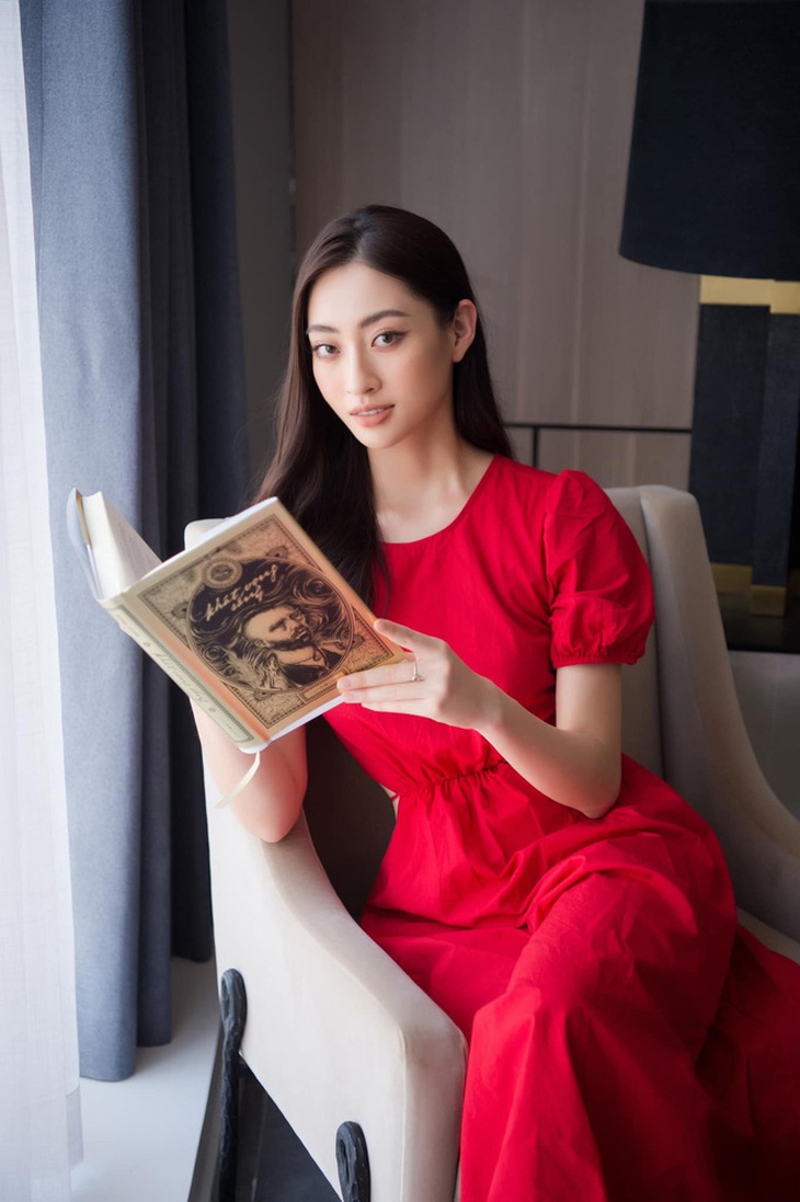 Hoa hậu Việt học Tiến sĩ ở tuổi 24 sở hữu cơ ngơi thế nào?- Ảnh 6.