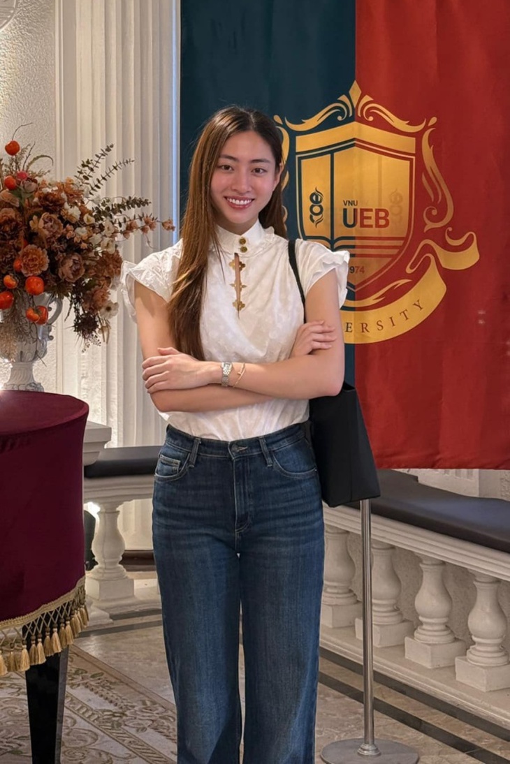 Hoa hậu Việt học Tiến sĩ ở tuổi 24 sở hữu cơ ngơi thế nào?- Ảnh 1.