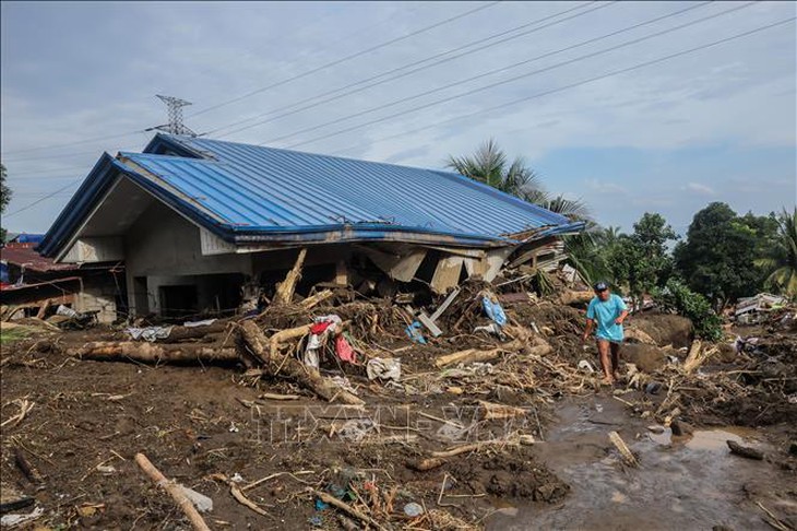 Philippines sơ tán hàng nghìn người để đề phòng bão Toraji- Ảnh 1.