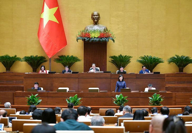 Bộ Y tế đang xây dựng cẩm nang hướng dẫn cụ thể việc đấu thầu thuốc, trang thiết bị- Ảnh 4. Bộ Y tế đang xây dựng cẩm nang hướng dẫn cụ thể việc đấu thầu thuốc, trang thiết bị- Ảnh 4.