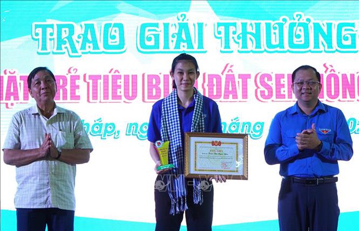 'Cô gái vàng' của làng cầu mây Việt Nam- Ảnh 2.