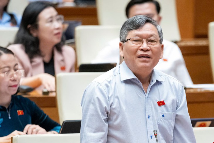 Bộ Y tế đang xây dựng cẩm nang hướng dẫn cụ thể việc đấu thầu thuốc, trang thiết bị- Ảnh 3. Bộ Y tế đang xây dựng cẩm nang hướng dẫn cụ thể việc đấu thầu thuốc, trang thiết bị- Ảnh 3.