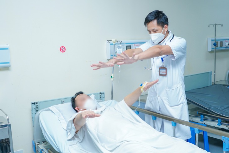 Bỏ qua dấu hiệu đột quỵ, tê yếu chân tay, người đàn ông gặp tai nạn giao thông- Ảnh 1. Bỏ qua dấu hiệu đột quỵ, tê yếu chân tay, người đàn ông gặp tai nạn giao thông- Ảnh 1.