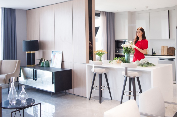 Hoa hậu Việt học Tiến sĩ ở tuổi 24 sở hữu cơ ngơi thế nào?- Ảnh 14.