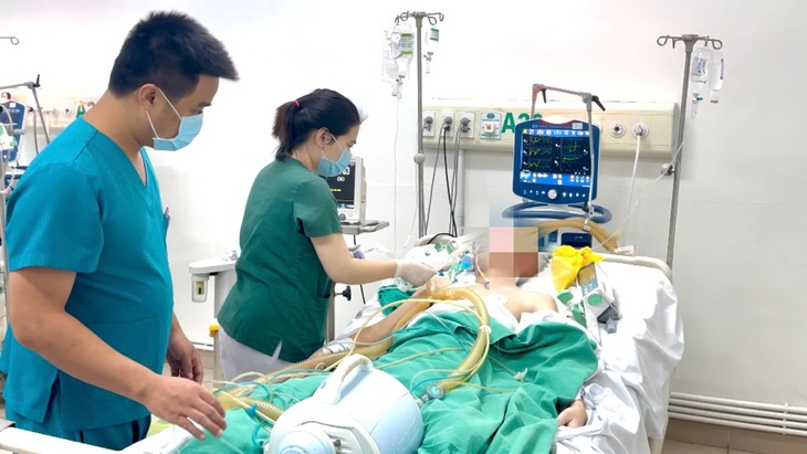 Chỉ ho nhẹ khi ăn uống, thanh niên không ngờ bị thủng thực quản- Ảnh 1. Chỉ ho nhẹ khi ăn uống, thanh niên không ngờ bị thủng thực quản- Ảnh 1.