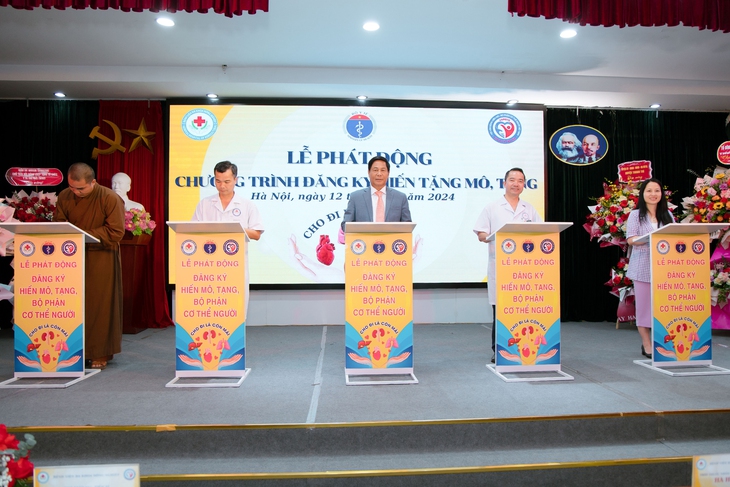 Nhiều cán bộ y tế đăng ký hiến tặng mô, tạng- Ảnh 3. Nhiều cán bộ y tế đăng ký hiến tặng mô, tạng- Ảnh 3.