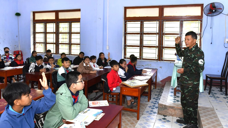 Những người tự nguyện bám rừng bảo vệ loài linh trưởng quý hiếm nằm trong Sách đỏ- Ảnh 8. Những người tự nguyện bám rừng bảo vệ loài linh trưởng quý hiếm nằm trong Sách đỏ- Ảnh 8.
