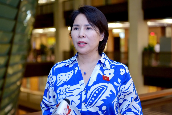 ĐBQH ấn tượng khi Bộ trưởng Đào Hồng Lan kiên quyết giữ quan điểm cấm thuốc lá điện tử- Ảnh 3. ĐBQH ấn tượng khi Bộ trưởng Đào Hồng Lan kiên quyết giữ quan điểm cấm thuốc lá điện tử- Ảnh 3.