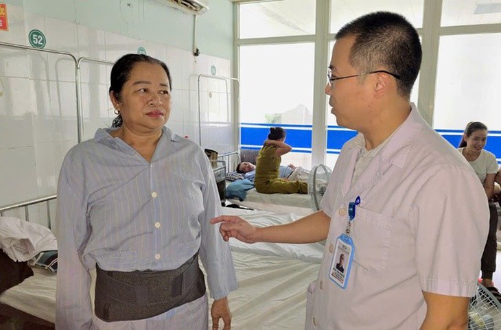 Bệnh viện Hữu nghị đa khoa Nghệ An tiên phong trong phẫu thuật nội soi điều trị thoát vị đĩa đệm- Ảnh 2. Bệnh viện Hữu nghị đa khoa Nghệ An tiên phong trong phẫu thuật nội soi điều trị thoát vị đĩa đệm- Ảnh 2.