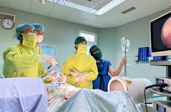 Bệnh viện Hữu nghị đa khoa Nghệ An tiên phong trong phẫu thuật nội soi điều trị thoát vị đĩa đệm- Ảnh 4. Bệnh viện Hữu nghị đa khoa Nghệ An tiên phong trong phẫu thuật nội soi điều trị thoát vị đĩa đệm- Ảnh 4.
