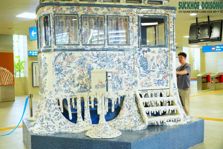 'Năm giờ sáng, Hà Nội thức giấc': Tác phẩm nghệ thuật độc đáo tại ga metro Cầu Giấy- Ảnh 1.