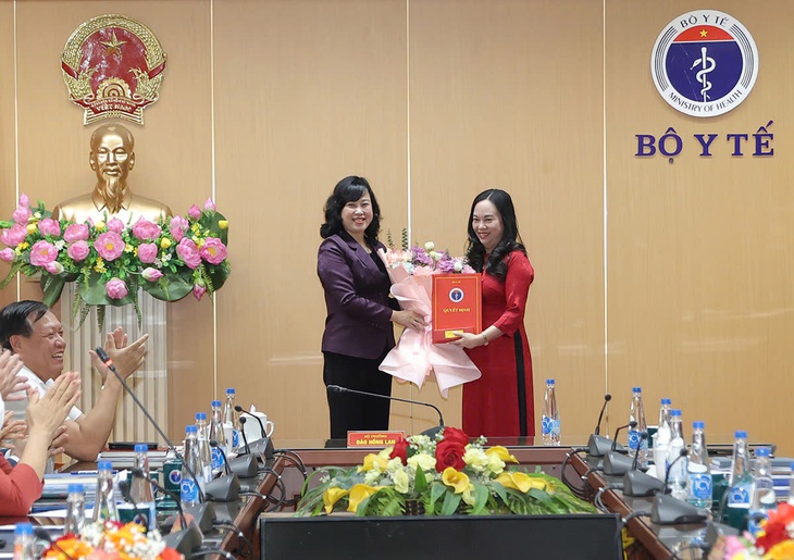 Bộ Y tế công bố quyết định tiếp nhận, bổ nhiệm Phó Vụ trưởng Vụ Kế hoạch - Tài chính- Ảnh 1. Bộ Y tế công bố quyết định tiếp nhận, bổ nhiệm Phó Vụ trưởng Vụ Kế hoạch - Tài chính- Ảnh 1.