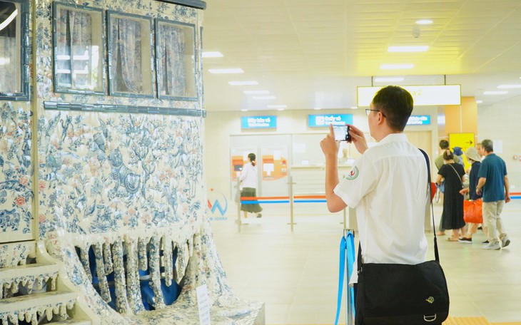 "Năm giờ sáng, Hà Nội thức giấc": Tác phẩm nghệ thuật độc đáo tại ga metro Cầu Giấy