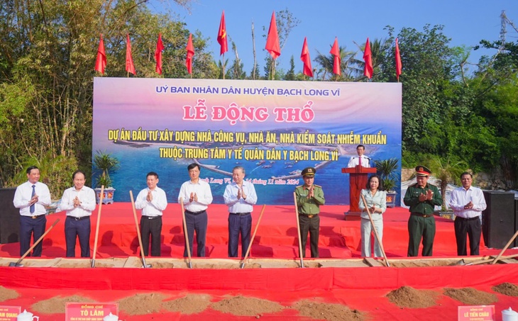 Tổng Bí thư Tô Lâm dự lễ động thổ dự án xây dựng nhà công vụ ở huyện đảo Bạch Long Vĩ- Ảnh 2. Tổng Bí thư Tô Lâm dự lễ động thổ dự án xây dựng nhà công vụ ở huyện đảo Bạch Long Vĩ- Ảnh 2.