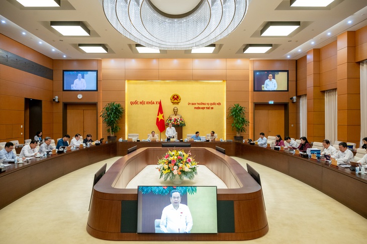 UBTVQH họp cho ý kiến việc tiếp thu, chỉnh lý 9 dự án luật sắp thông qua- Ảnh 2. UBTVQH họp cho ý kiến việc tiếp thu, chỉnh lý 9 dự án luật sắp thông qua- Ảnh 2.