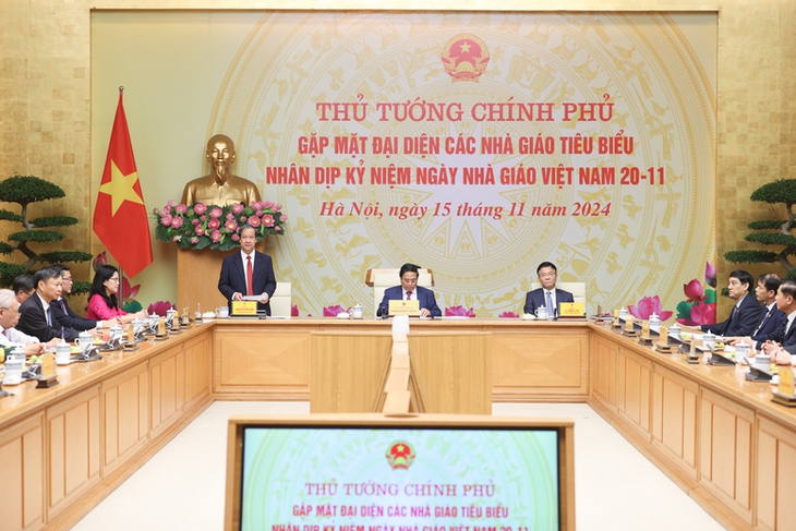 Thủ tướng: Đất nước đang đứng trước kỷ nguyên vươn mình, thầy cô giáo phải sáng tạo, đổi mới- Ảnh 3.