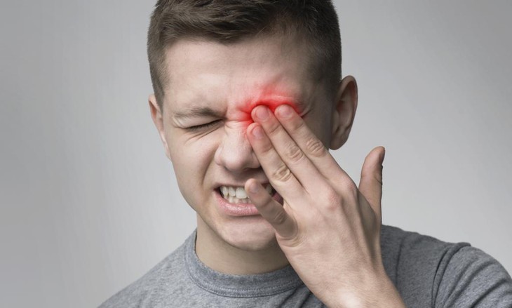 Người bệnh tăng nhãn áp cần thận trọng dùng thuốc cảm, dị ứng...- Ảnh 1. Người bệnh tăng nhãn áp cần thận trọng dùng thuốc cảm, dị ứng...- Ảnh 1.
