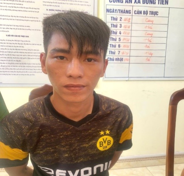 Lý lịch bất ngờ của đối tượng trốn truy nã, bị bắt khi đang lẩn trốn trên biển- Ảnh 1. Lý lịch bất ngờ của đối tượng trốn truy nã, bị bắt khi đang lẩn trốn trên biển- Ảnh 1.