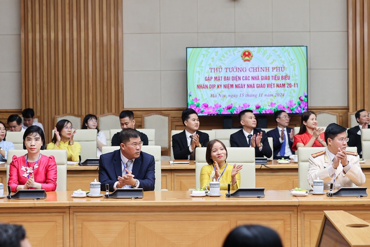 Thủ tướng: Đất nước đang đứng trước kỷ nguyên vươn mình, thầy cô giáo phải sáng tạo, đổi mới- Ảnh 4.