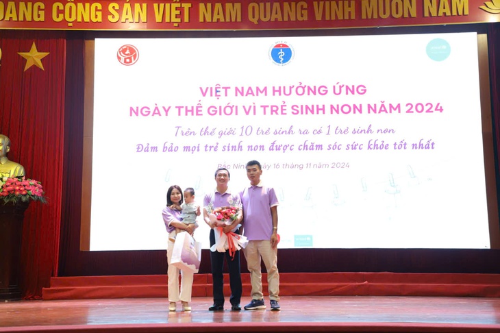 Thứ trưởng Bộ Y tế: 'Bảo đảm cho mọi trẻ sinh non đều được chăm sóc sức khỏe tốt nhất'- Ảnh 2. Thứ trưởng Bộ Y tế: 'Bảo đảm cho mọi trẻ sinh non đều được chăm sóc sức khỏe tốt nhất'- Ảnh 2.