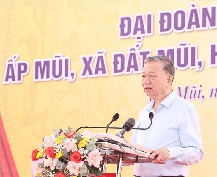 Tổng Bí thư Tô Lâm dự Ngày hội Đại đoàn kết toàn dân tộc tại ấp Mũi, xã Đất Mũi, Cà Mau- Ảnh 2. Tổng Bí thư Tô Lâm dự Ngày hội Đại đoàn kết toàn dân tộc tại ấp Mũi, xã Đất Mũi, Cà Mau- Ảnh 2.