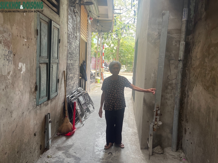 Góc nhìn pháp lý việc người dân dựng barie chặn xe qua ngõ vào giờ cao điểm- Ảnh 3. Góc nhìn pháp lý việc người dân dựng barie chặn xe qua ngõ vào giờ cao điểm- Ảnh 3.