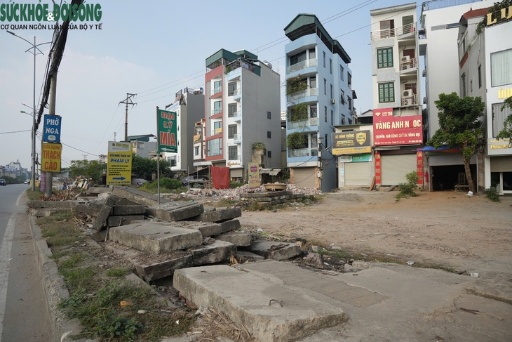 Hiện trạng Dự án mở rộng Quốc lộ 1A 'mắc kẹt' 14 năm chuẩn bị tổ chức cưỡng chế- Ảnh 2. Hiện trạng Dự án mở rộng Quốc lộ 1A 'mắc kẹt' 14 năm chuẩn bị tổ chức cưỡng chế- Ảnh 2.