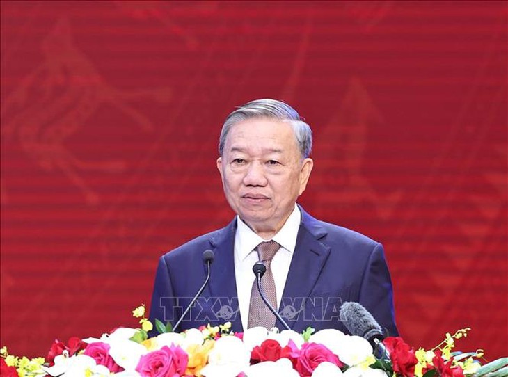 Tổng Bí thư Tô Lâm gặp mặt các nhà giáo, cán bộ quản lý giáo dục- Ảnh 3. Tổng Bí thư Tô Lâm gặp mặt các nhà giáo, cán bộ quản lý giáo dục- Ảnh 3.