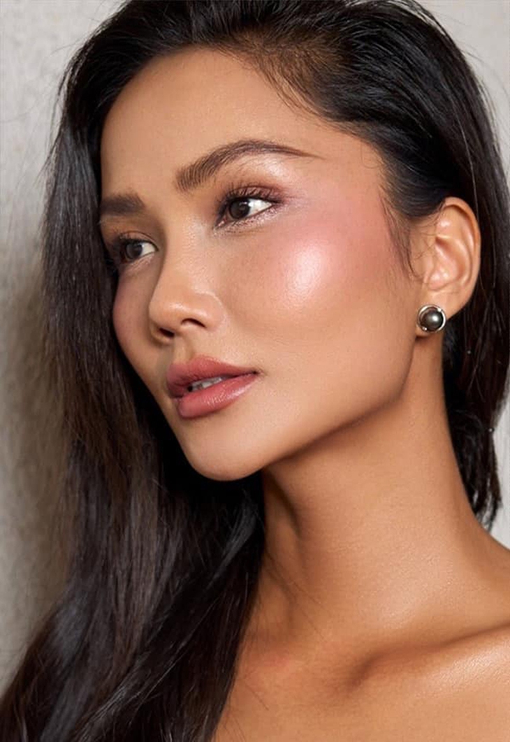 Người đẹp Việt Nam đầu tiên lọt top 5 Miss Universe giờ 'đổi đời' như thế nào?- Ảnh 4. Người đẹp Việt Nam đầu tiên lọt top 5 Miss Universe giờ 'đổi đời' như thế nào?- Ảnh 4.
