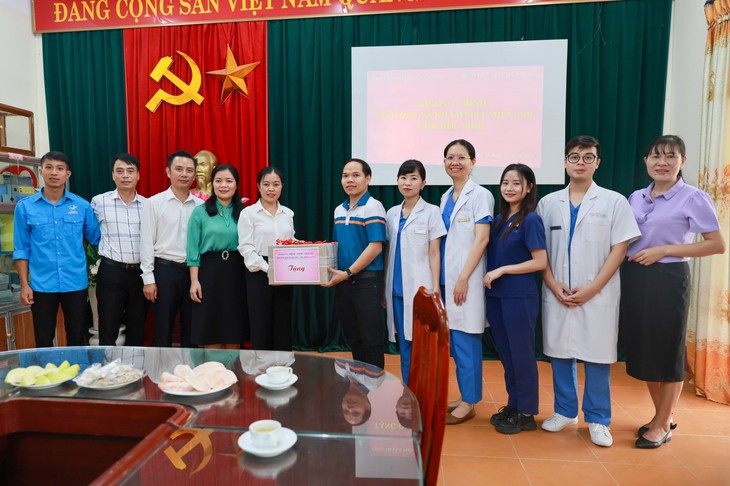 Bệnh viện Mắt Hà Nội 2 mang ánh sáng đến trường, bước cùng em tới tương lai tại Sông Công, Thái Nguyên- Ảnh 1. Bệnh viện Mắt Hà Nội 2 mang ánh sáng đến trường, bước cùng em tới tương lai tại Sông Công, Thái Nguyên- Ảnh 1.