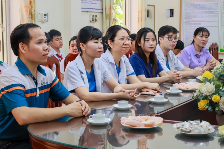 Bệnh viện Mắt Hà Nội 2 mang ánh sáng đến trường, bước cùng em tới tương lai tại Sông Công, Thái Nguyên- Ảnh 7. Bệnh viện Mắt Hà Nội 2 mang ánh sáng đến trường, bước cùng em tới tương lai tại Sông Công, Thái Nguyên- Ảnh 7.