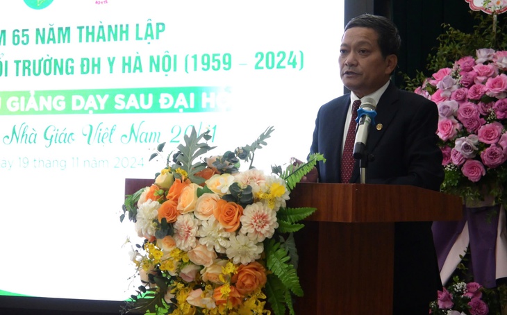 65 năm Bộ môn Lao và Bệnh phổi: Góp phần đào tạo đội ngũ nhân lực y tế chuyên khoa bảo vệ sức khỏe phổi
- Ảnh 2. 65 năm Bộ môn Lao và Bệnh phổi: Góp phần đào tạo đội ngũ nhân lực y tế chuyên khoa bảo vệ sức khỏe phổi
- Ảnh 2.