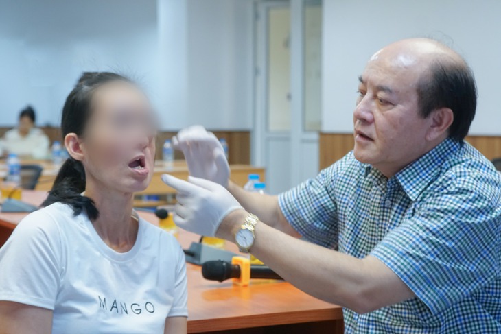 Vi phẫu tạo hình cho bé 11 tuổi bị tai nạn pháo nổ làm vỡ hàm, mất môi
- Ảnh 3.