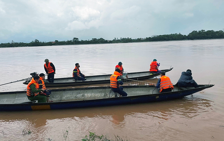 Diễn biến đợt mưa lớn ở miền Trung- Ảnh 2. Diễn biến đợt mưa lớn ở miền Trung- Ảnh 2.