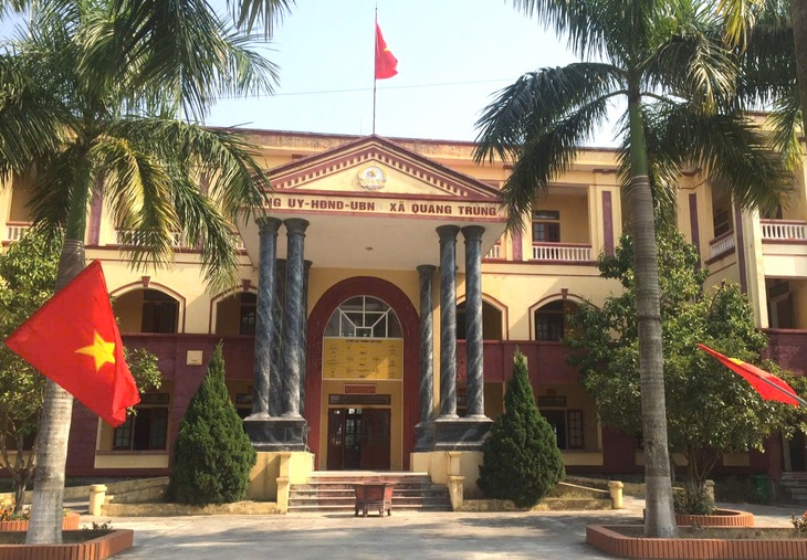 Sàm sỡ nữ cán bộ và uống rượu trong giờ làm việc, Chủ tịch UBND xã bị miễn nhiệm- Ảnh 1. Sàm sỡ nữ cán bộ và uống rượu trong giờ làm việc, Chủ tịch UBND xã bị miễn nhiệm- Ảnh 1.