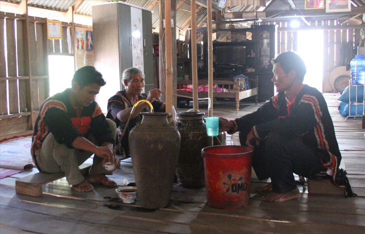 Độc đáo lễ 'cúng sức khỏe' cho voi ở Tây Nguyên- Ảnh 2.