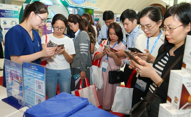 Chiến lược đào tạo giúp đội ngũ Long Châu tự tin chăm sóc sức khỏe hơn 20 triệu khách hàng- Ảnh 1. Chiến lược đào tạo giúp đội ngũ Long Châu tự tin chăm sóc sức khỏe hơn 20 triệu khách hàng- Ảnh 1.