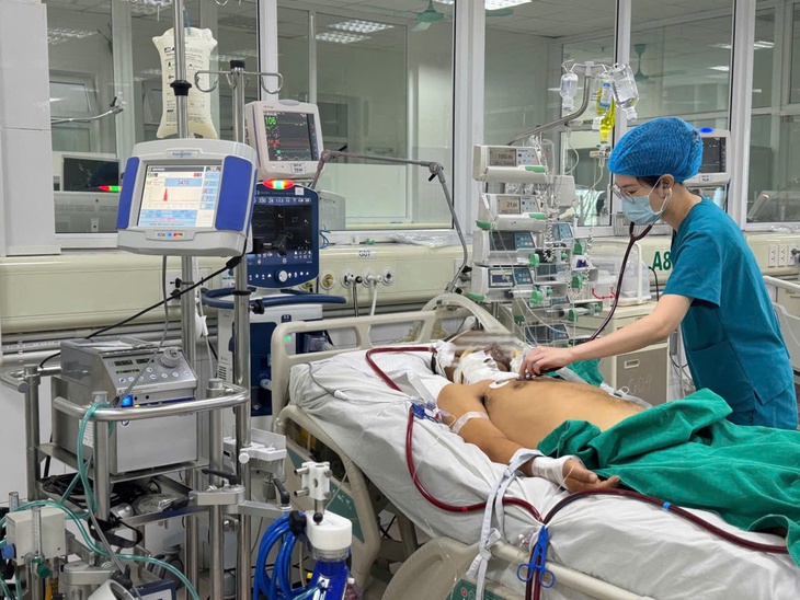 Sốt cao liên tục dài ngày, công nhân máy xúc nguy kịch vì mắc Whitmore- Ảnh 2.