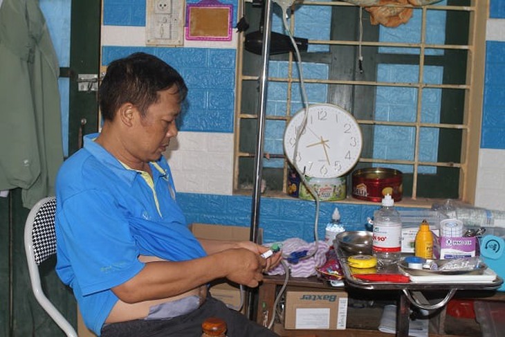 Nỗi niềm của thầy giáo bị suy thận, chỉ sợ không còn được đứng trên bục giảng- Ảnh 1. Nỗi niềm của thầy giáo bị suy thận, chỉ sợ không còn được đứng trên bục giảng- Ảnh 1.