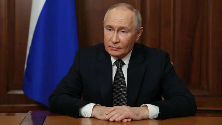 Nga phóng tên lửa siêu thanh Oreshnik nhằm vào Ukraine- Ảnh 1. Nga phóng tên lửa siêu thanh Oreshnik nhằm vào Ukraine- Ảnh 1.