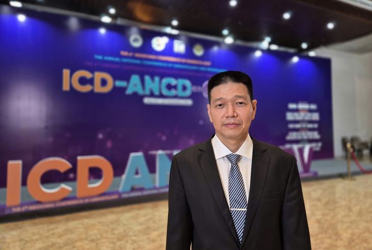Bác sĩ cảnh báo nhiều người nhập viện vì biến chứng liệt thần kinh, đau sau zona- Ảnh 1. Bác sĩ cảnh báo nhiều người nhập viện vì biến chứng liệt thần kinh, đau sau zona- Ảnh 1.