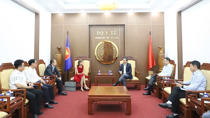 Bộ Y tế và Facing the World trao đổi, thúc đẩy hợp tác đào tạo bác sĩ phẫu thuật, nghiên cứu khoa học- Ảnh 1.