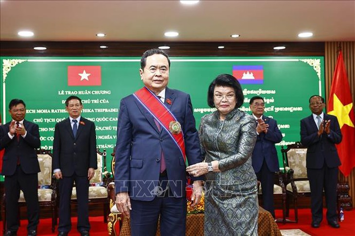 Lễ trao tặng Chủ tịch Quốc hội Trần Thanh Mẫn Huân chương Đại thập tự của Campuchia- Ảnh 2. Lễ trao tặng Chủ tịch Quốc hội Trần Thanh Mẫn Huân chương Đại thập tự của Campuchia- Ảnh 2.