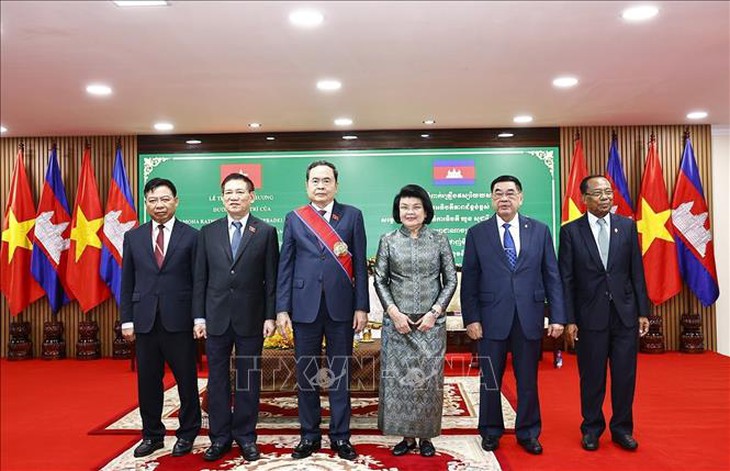 Lễ trao tặng Chủ tịch Quốc hội Trần Thanh Mẫn Huân chương Đại thập tự của Campuchia- Ảnh 4. Lễ trao tặng Chủ tịch Quốc hội Trần Thanh Mẫn Huân chương Đại thập tự của Campuchia- Ảnh 4.