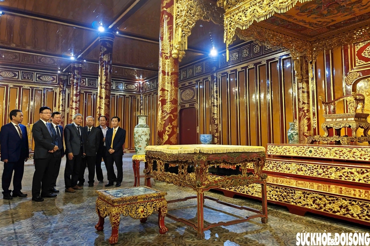 'Choáng ngợp' nơi 13 vua Nguyễn đăng quang vừa mở cửa đón khách sau trùng tu- Ảnh 1. 'Choáng ngợp' nơi 13 vua Nguyễn đăng quang vừa mở cửa đón khách sau trùng tu- Ảnh 1.