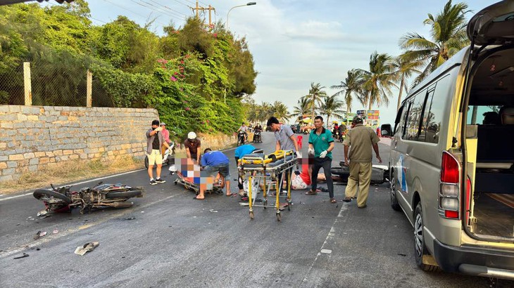 Hai xe máy tông nhau, 3 người nước ngoài thương vong- Ảnh 1. Hai xe máy tông nhau, 3 người nước ngoài thương vong- Ảnh 1.