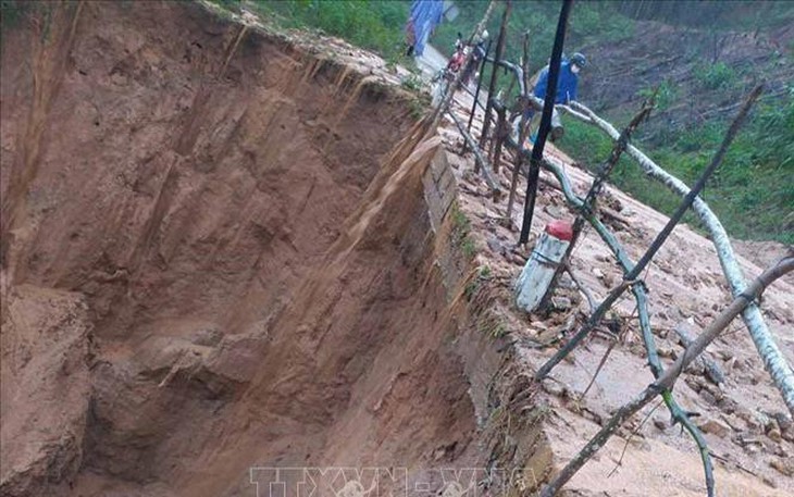 Mưa lớn gây sạt lở và ngập cục bộ ở huyện miền núi An Lão, tỉnh Bình Định