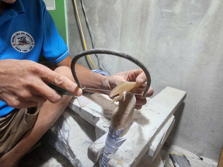 Vợ chồng khuyết tật và những sản phẩm thủ công đặc biệt làm đẹp cho đời- Ảnh 6.