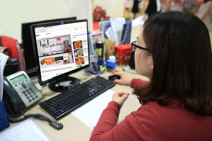 Thủ tướng yêu cầu đẩy mạnh quản lý hoạt động thương mại điện tử- Ảnh 1. Thủ tướng yêu cầu đẩy mạnh quản lý hoạt động thương mại điện tử- Ảnh 1.